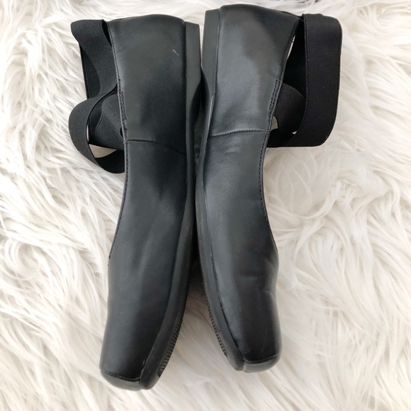 ana black ballet flats